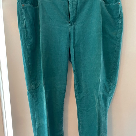 Women’s Straigjt-leg Corduroys - Picture 4 of 4